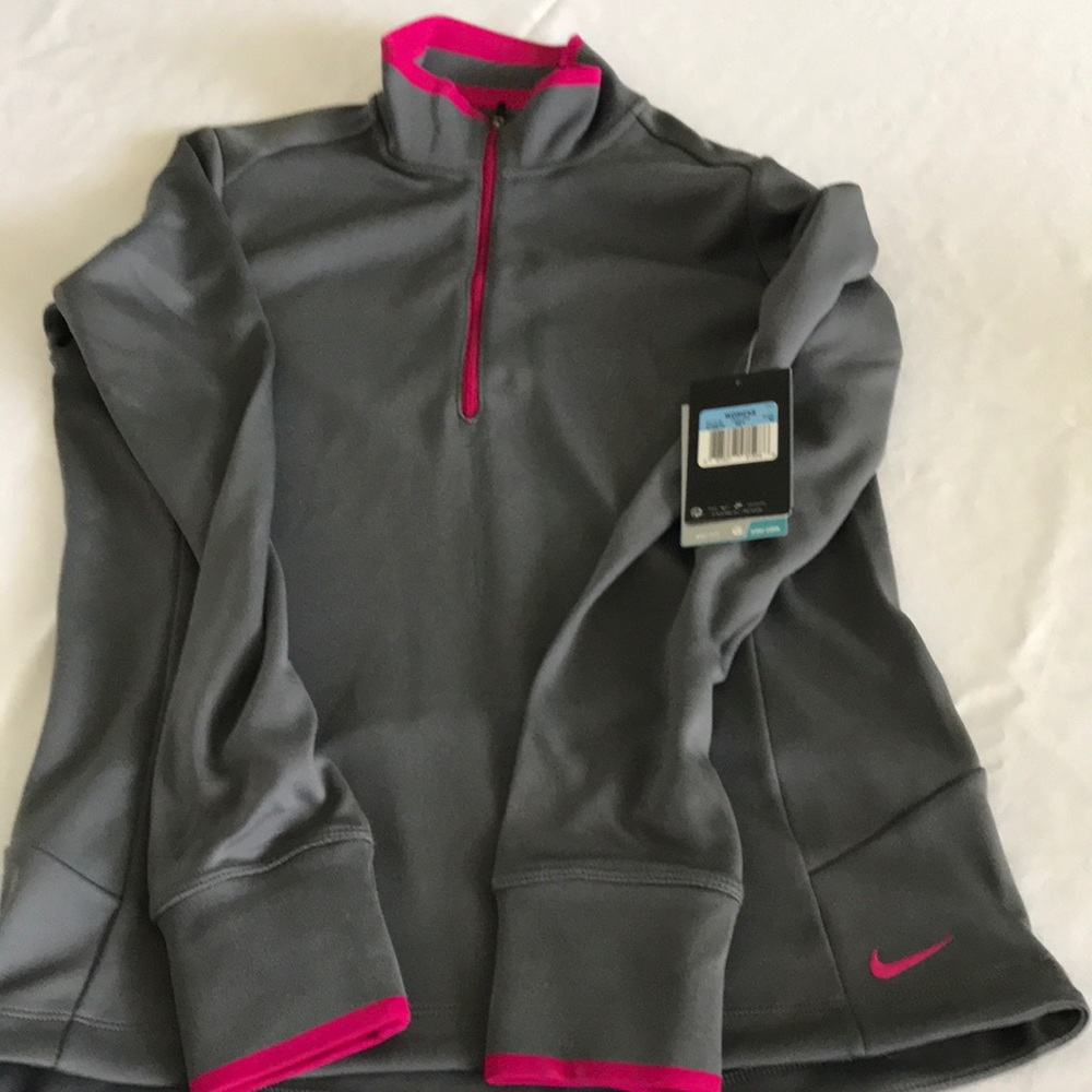 Women’s Nike dri-fit 1/2 zip golf/workout pullover